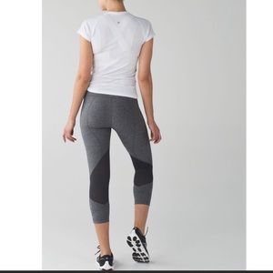 Lululemon pace rival crop 22” in gray
